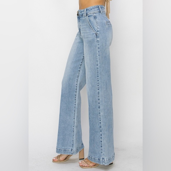 NEW High Waisted Double Button Closure Light Wash Jeans, 29 - Picture 4 of 7